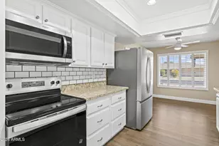 9518 W Oakstone Dr, Sun City, AZ 85351 - Photo 11