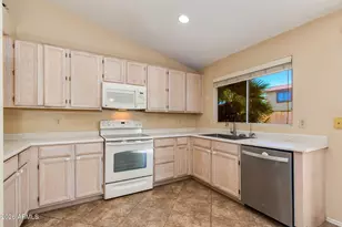 6715 W Cherry Hills Dr, Peoria, AZ 85345 - Photo 11