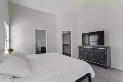 8775 W Laurel Lane, Peoria, AZ 85345 - Photo 17