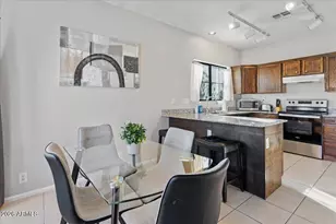 8775 W Laurel Ln, Peoria, AZ 85345 - Photo 7