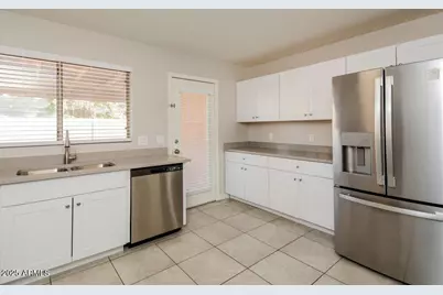 15948 W Lundberg Street, Surprise, AZ 85374 - Photo 7