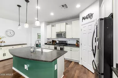 1656 W Cavedale Drive, Phoenix, AZ 85085 - Photo 7