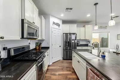 1656 W Cavedale Drive, Phoenix, AZ 85085 - Photo 9