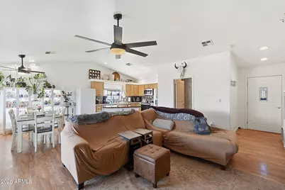 8511 W Altos Drive, Arizona City, AZ 85123 - Photo 7