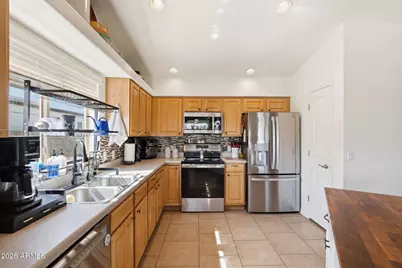 8511 W Altos Drive, Arizona City, AZ 85123 - Photo 9