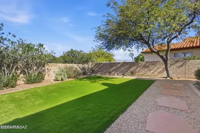 10627 E Northen Crest Drive, Tucson, AZ 85748 - Photo 11
