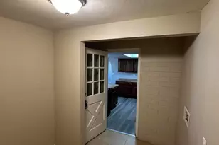 3221 E Capitan Dreyfus Ave, Phoenix, AZ 85032 - Photo 9