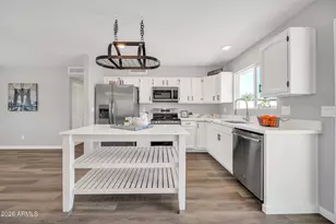 18415 N 33rd Ave, Phoenix, AZ 85053 - Photo 3