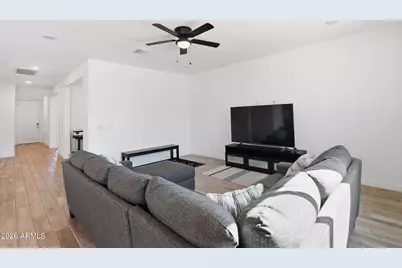 17057 W Molly Lane, Surprise, AZ 85387 - Photo 11