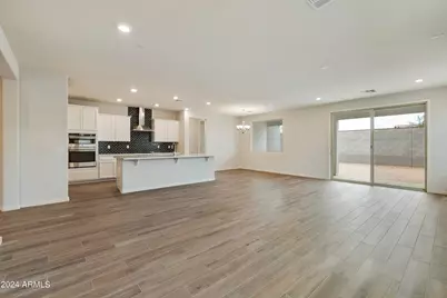 19039 W Rose Lane, Waddell, AZ 85355 - Photo 7