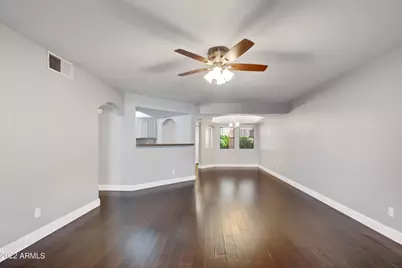 5104 N 32nd Street #Unit 122, Phoenix, AZ 85018 - Photo 3