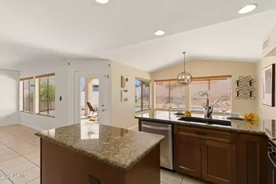 1723 E Blackhawk Drive E, Phoenix, AZ 85024 - Photo 7