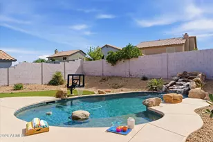 1723 E Blackhawk Dr E, Phoenix, AZ 85024 - Photo 1