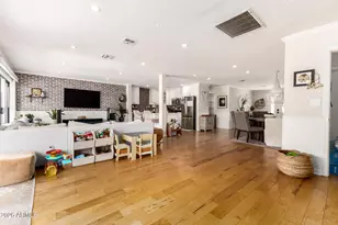 4330 E Turney Ave, Phoenix, AZ 85018 - Photo 17