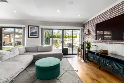 4330 E Turney Avenue, Phoenix, AZ 85018 - Photo 13