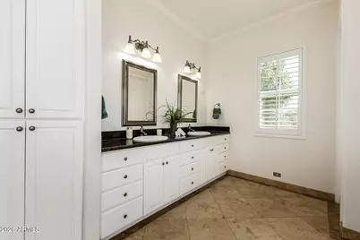 4956 E Clarendon Avenue, Phoenix, AZ 85018 - Photo 21