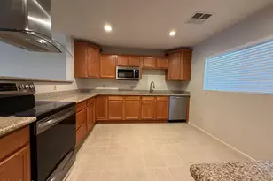 4849 E Lake Point Cir, Phoenix, AZ 85044 - Photo 5