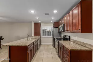 12122 S Tomi Dr, Phoenix, AZ 85044 - Photo 7