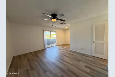 302 E Monte Vista Road #Apt D4, Phoenix, AZ 85004 - Photo 3