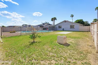 9521 N 43rd Drive, Glendale, AZ 85302 - Photo 11