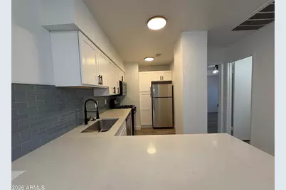 302 E Monte Vista Road #Apt A17, Phoenix, AZ 85004 - Photo 7