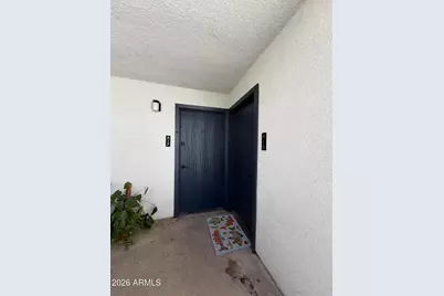 302 E Monte Vista Road #Apt A17, Phoenix, AZ 85004 - Photo 1