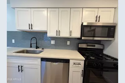 302 E Monte Vista Road #Apt A17, Phoenix, AZ 85004 - Photo 11