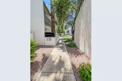 302 E Monte Vista Road #Apt A17, Phoenix, AZ 85004 - Photo 19