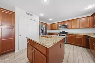 648 S Cholla St, Gilbert, AZ 85233 - Photo 9