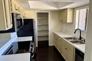 1352 E Highland Ave, Phoenix, AZ 85014 - Photo 5