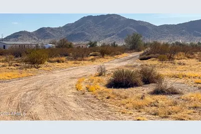 0 N Silver Dog Way 2 Acres -- #-, Maricopa, AZ 85138 - Photo 1