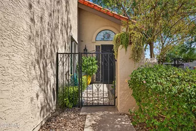 5812 N 12th Street #33, Phoenix, AZ 85014 - Photo 3