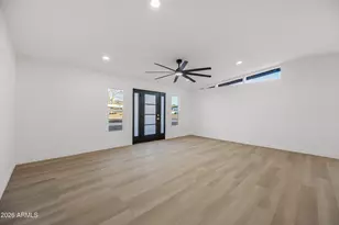 1246 E Winter Dr, Phoenix, AZ 85020 - Photo 9