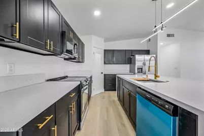 1246 E Winter Drive, Phoenix, AZ 85020 - Photo 15