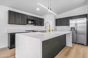 1246 E Winter Dr, Phoenix, AZ 85020 - Photo 13