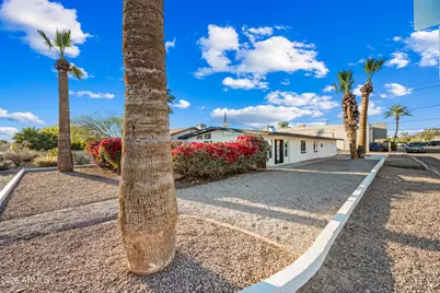1246 E Winter Drive, Phoenix, AZ 85020 - Photo 1