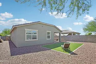 17864 W Fetlock Trl, Surprise, AZ 85387 - Photo 33