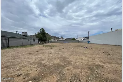 536 E Vogel Avenue #-, Phoenix, AZ 85020 - Photo 5