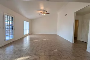 13608 N 40th Dr, Phoenix, AZ 85029 - Photo 11