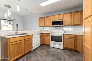 1072 E Sunburst Ln, Tempe, AZ 85284 - Photo 9