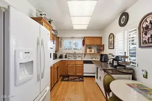 10402 N 105th Ave, Sun City, AZ 85351 - Photo 9