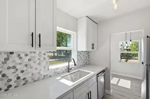 2239 N Edgemere St, Phoenix, AZ 85006 - Photo 11