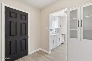 2239 N Edgemere St, Phoenix, AZ 85006 - Photo 13