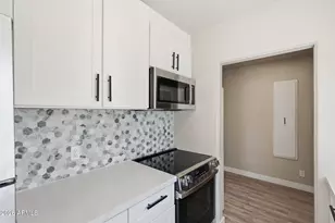 2239 N Edgemere St, Phoenix, AZ 85006 - Photo 9