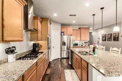10752 W Desert Elm Lane, Peoria, AZ 85383 - Photo 11