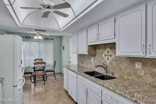 10232 W Sutters Gold Ln, Sun City, AZ 85351 - Photo 7