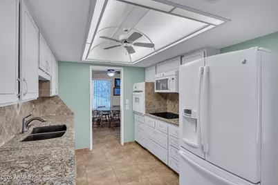 10232 W Sutters Gold Lane, Sun City, AZ 85351 - Photo 11