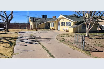 413 N Cottonwood Avenue, Winslow, AZ 86047 - Photo 1