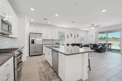 17214 W Dahlia Drive, Surprise, AZ 85388 - Photo 9