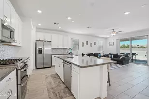 17214 W Dahlia Dr, Surprise, AZ 85388 - Photo 9